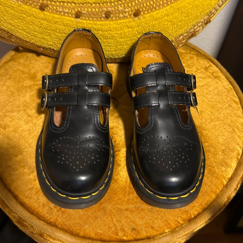 Dr. Marten Mary Janes Size 7